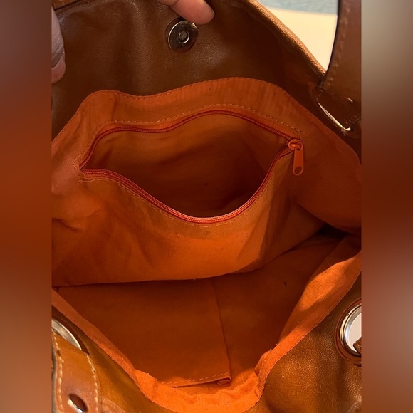 Relic Brand Collection Double Handled Flowers and Elephant Handbag and Wallet - Picture 7 of 8